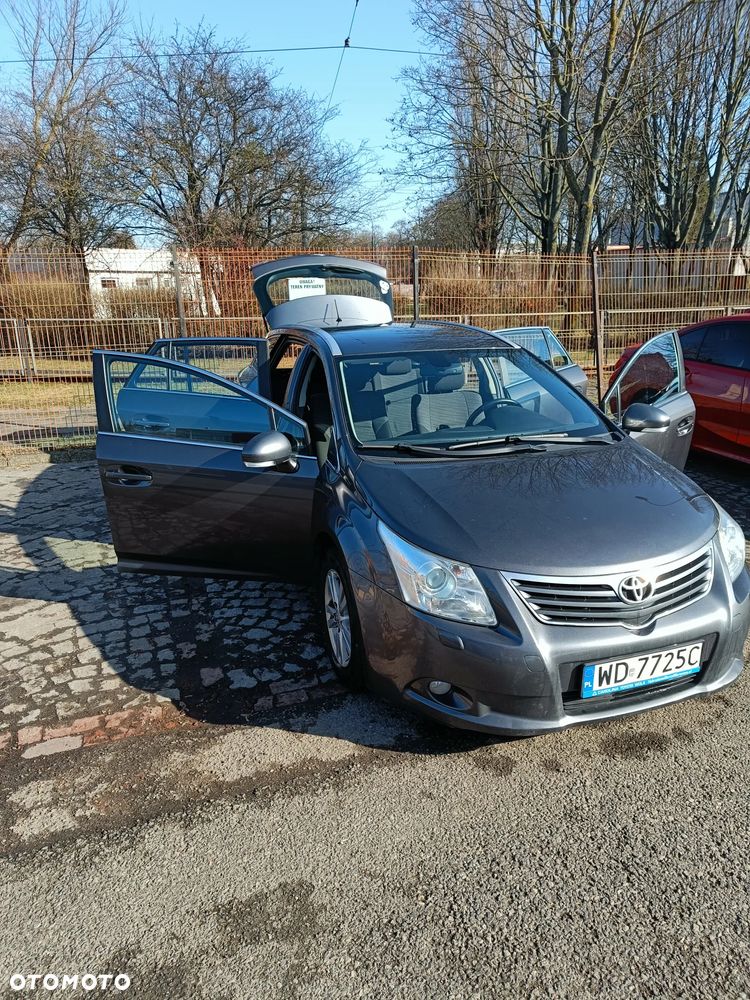 Toyota Avensis 1.8 Luna - 2
