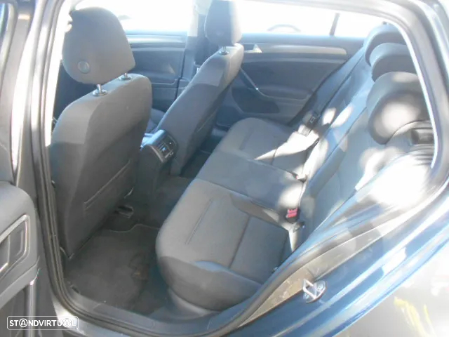 VW Golf 1.6 TDI Confortline - 16
