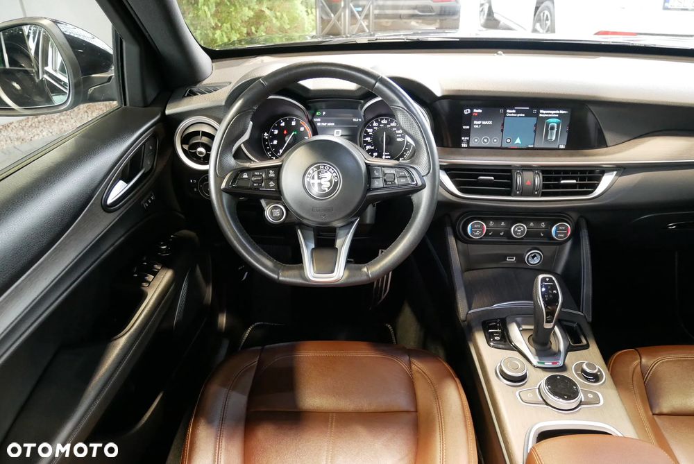 Alfa Romeo Stelvio 2.0 Turbo TI Q4 - 16