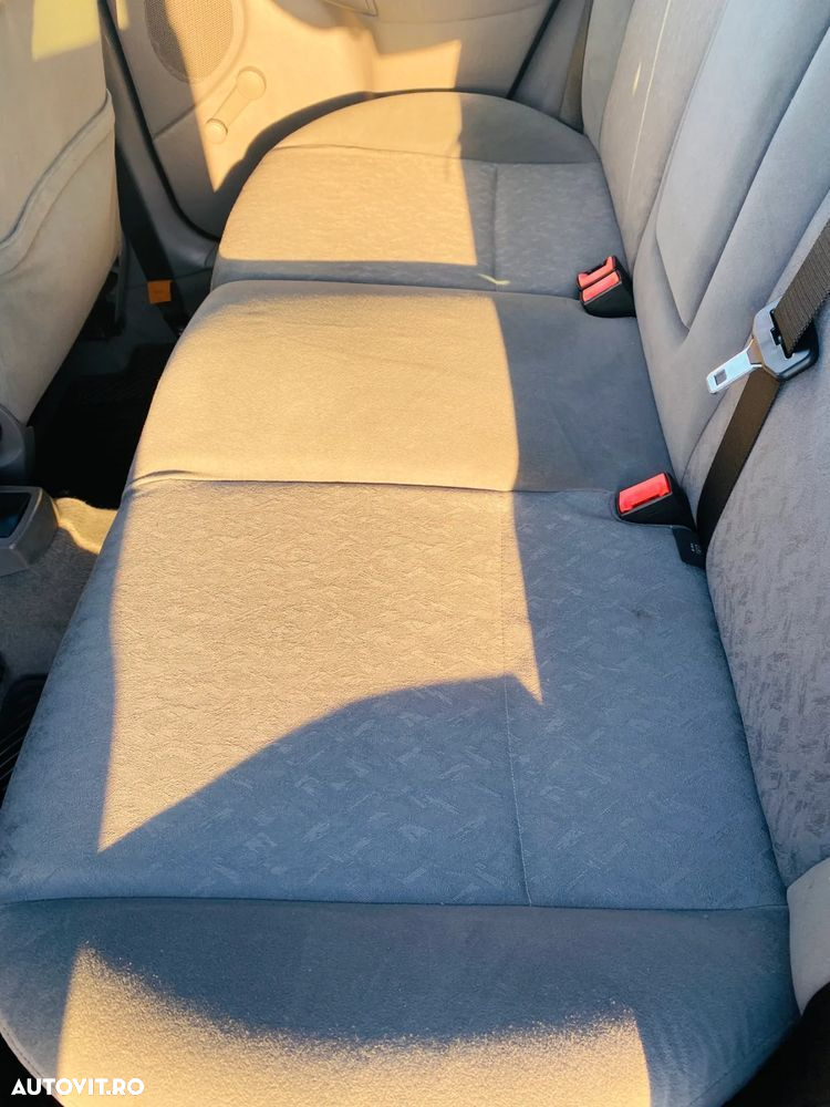 Ford Focus 1.6 16V Ghia - 14