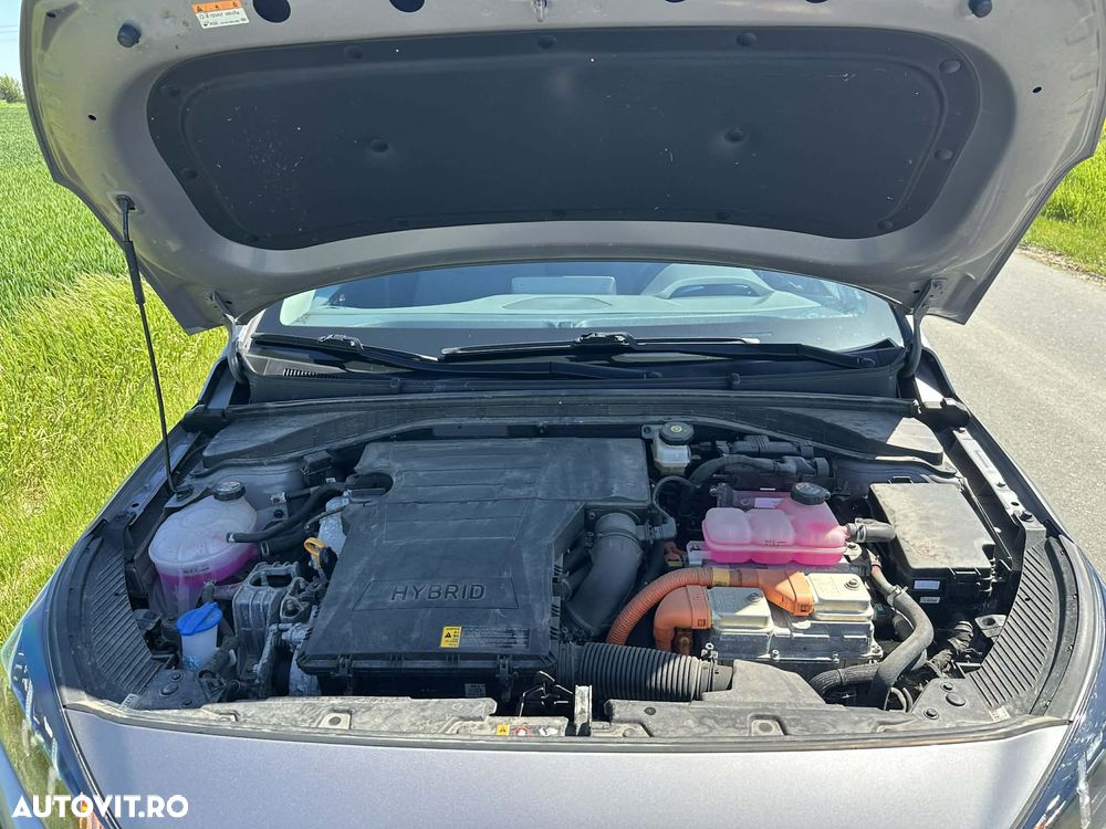 Hyundai IONIQ - 15