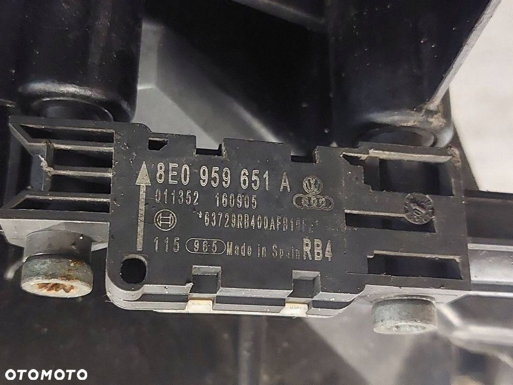 PAS PRZEDNI WZMOCNIENIE CZOŁOWE + CHŁODNICE AUDI A8 D3 LIFT 3.0 TDI - 6