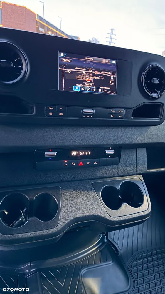 Mercedes-Benz Sprinter 319 - 10