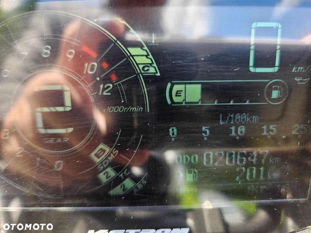 Suzuki V-STROM - 8