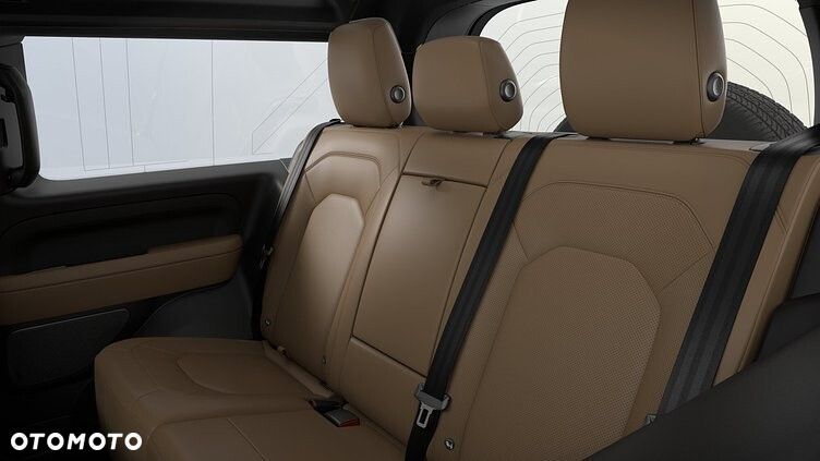 Land Rover Defender - 7