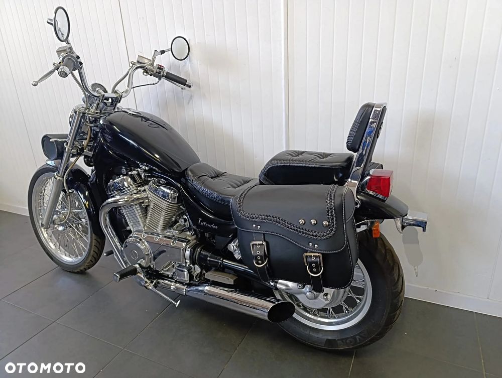 Suzuki Intruder - 8