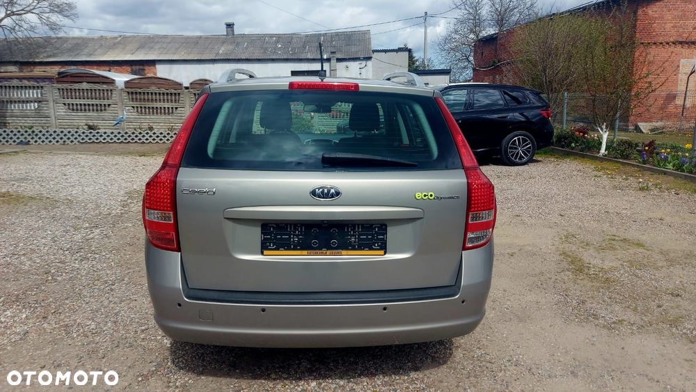 Kia Ceed - 14