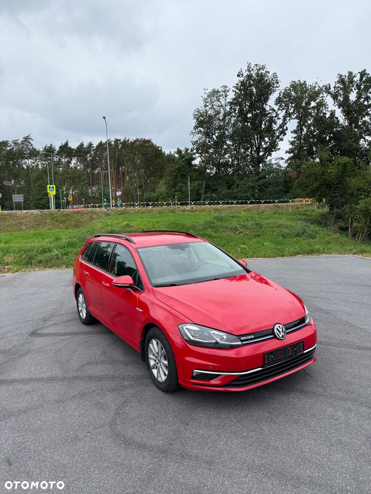 Volkswagen Golf - 1