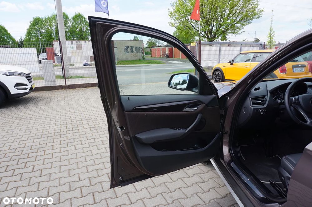 BMW X1 xDrive18d Sport Line - 18