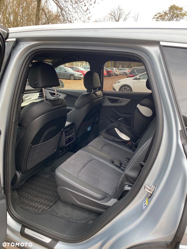 Audi Q7 - 11