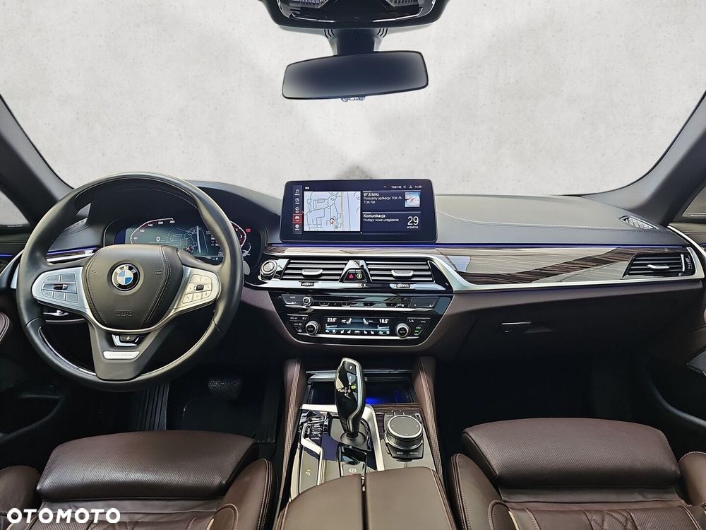 BMW Seria 5 530i xDrive GPF Luxury Line - 32