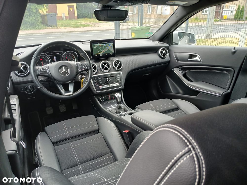 Mercedes-Benz Klasa A 180 AMG Line - 34