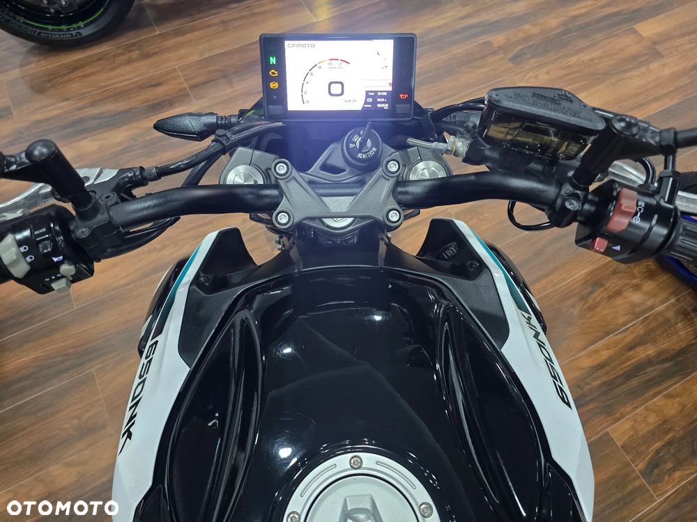 CFMoto NK - 25