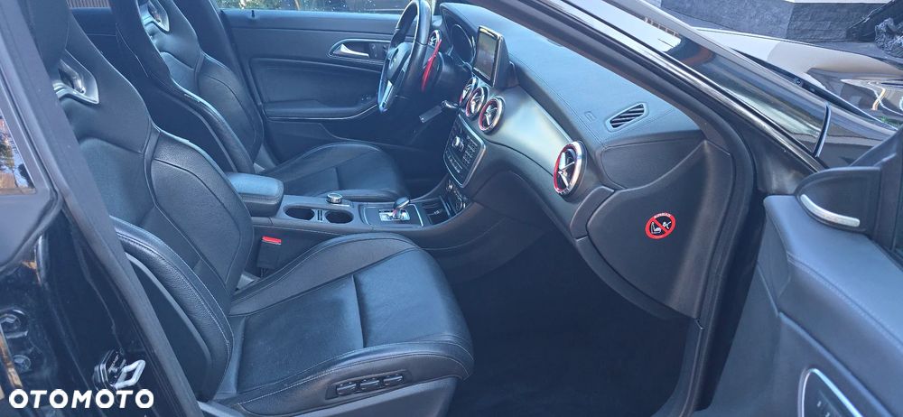 Mercedes-Benz CLA AMG 45 4Matic AMG Sp.sh 7G-DCT AMG Night Edition - 40