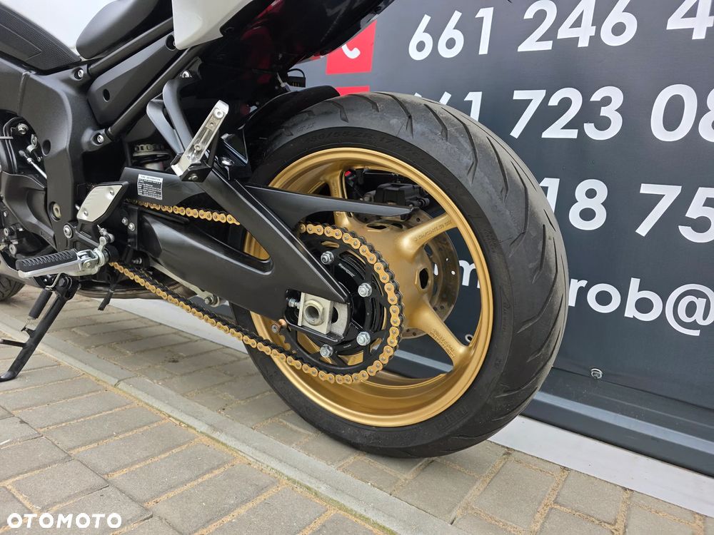 Yamaha FZ8 - 16