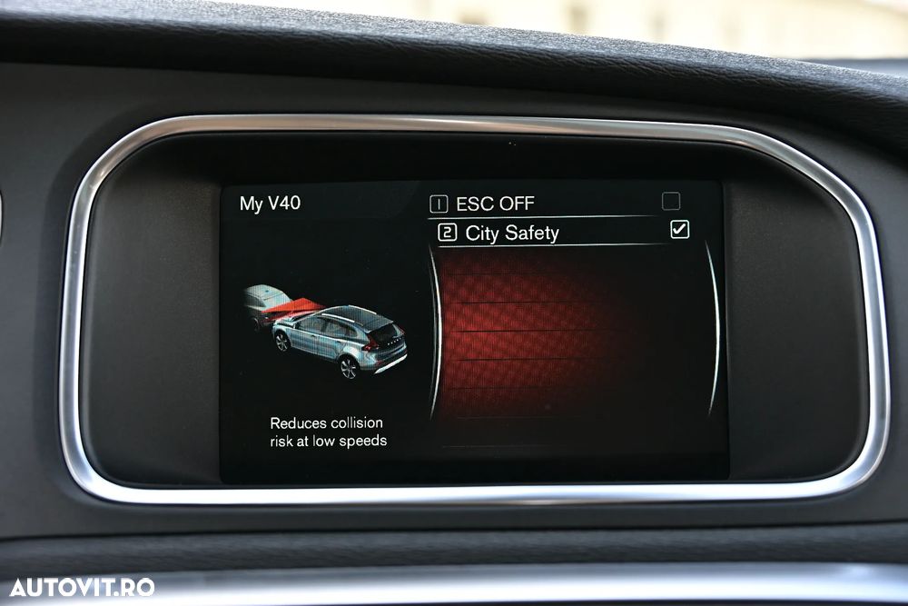 Volvo V40 D2 Geartronic Momentum - 34