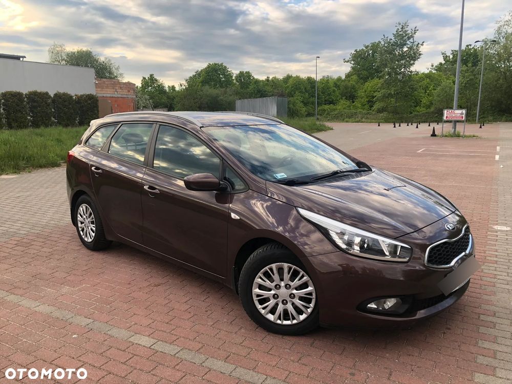 Kia Ceed - 12