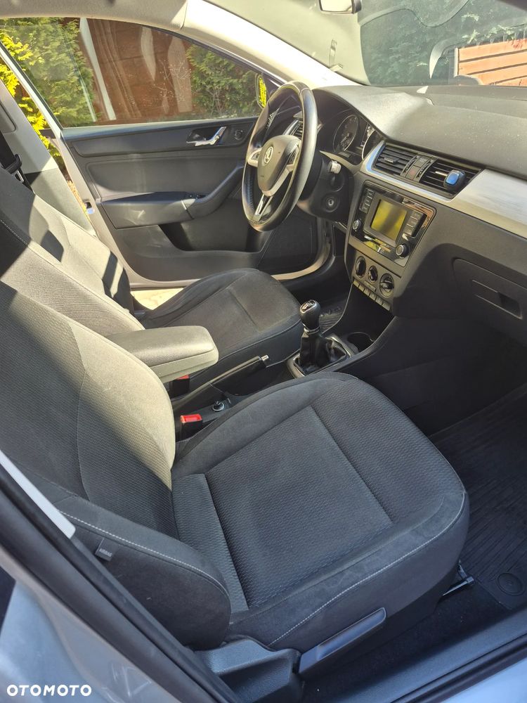Skoda RAPID 1.2 TSI Ambition - 2