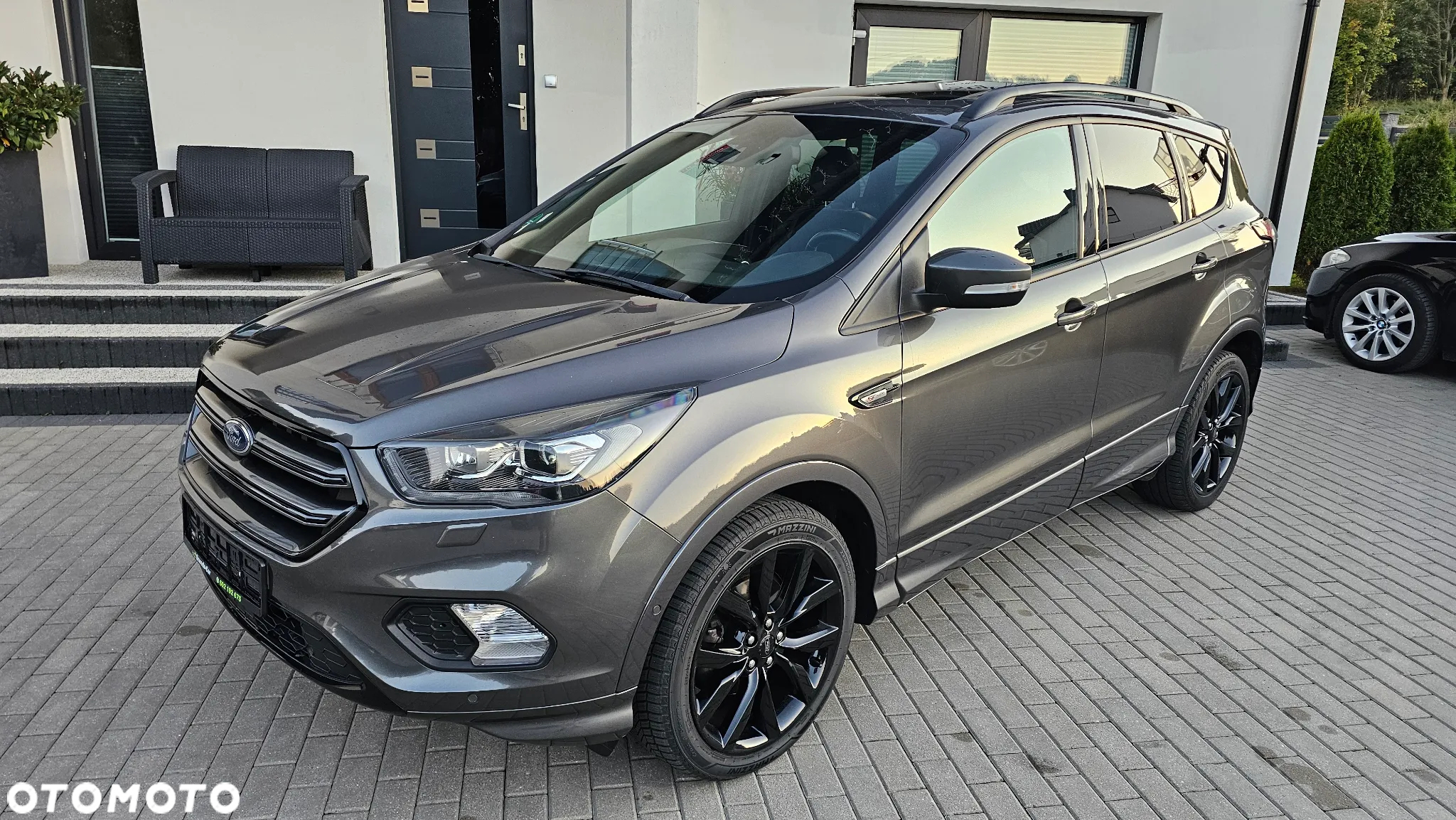 Ford Kuga 1.5 EcoBoost 2x4 ST-Line - 4