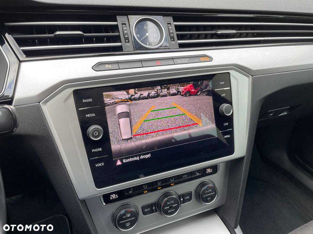 Volkswagen Passat - 26