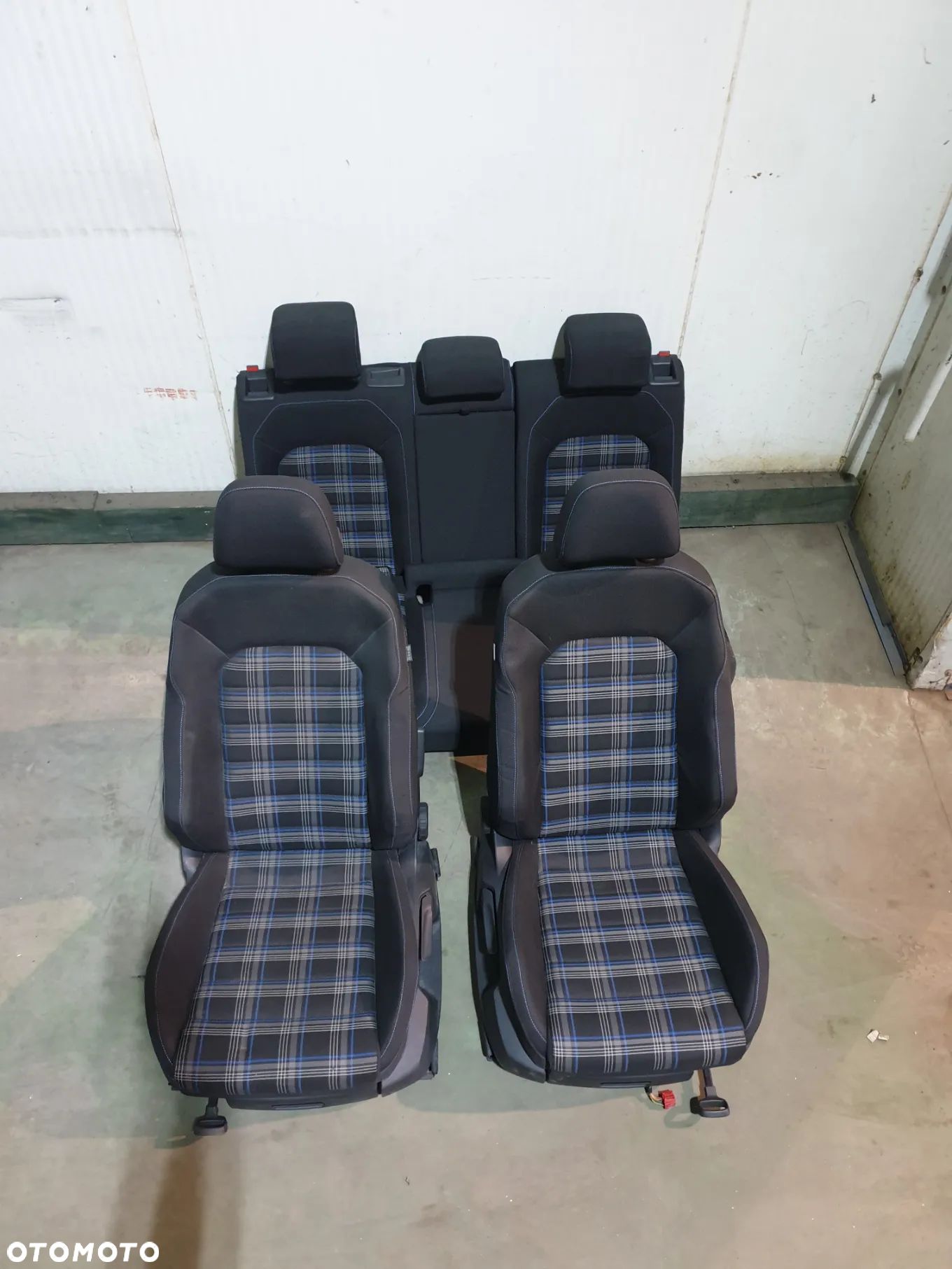 VW GOLF VII 7 GTE GTI NIEBIESKA KRATKA KRATA FOTEL LEWY PRAWY PRZÓD TYŁ  KANAPA TYŁ OPARCIE 5 D GRZANE PODGRZEWANE JAK NOWE! POTESTOWE MINIMALNY PRZEBIEG! - 1