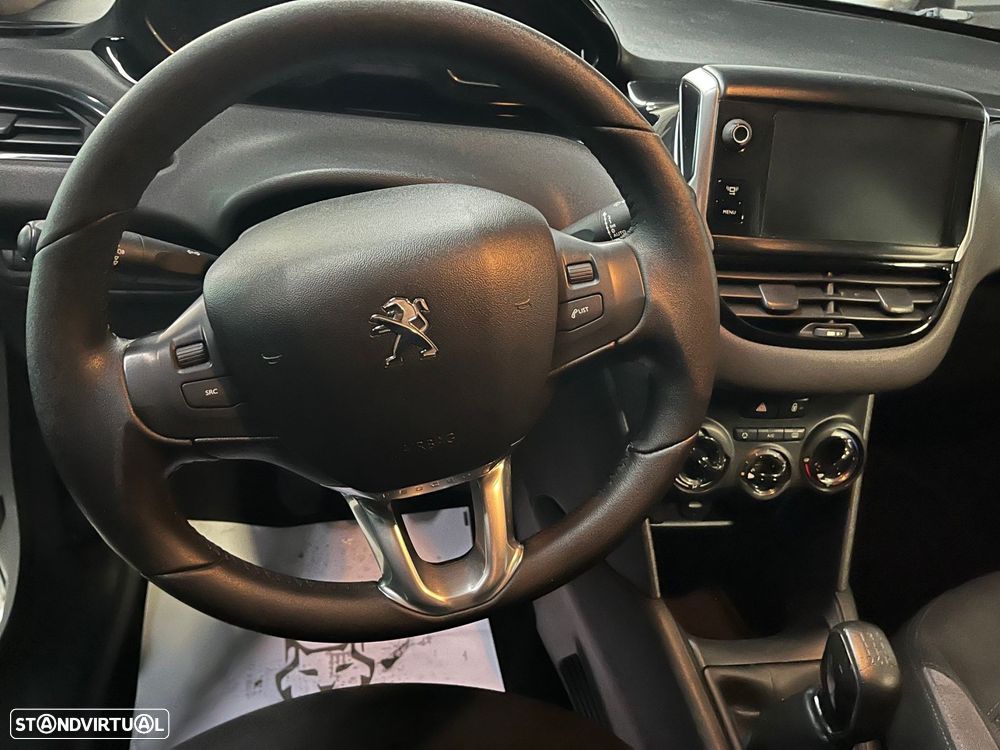 Peugeot 208 1.2 PureTech Allure - 20