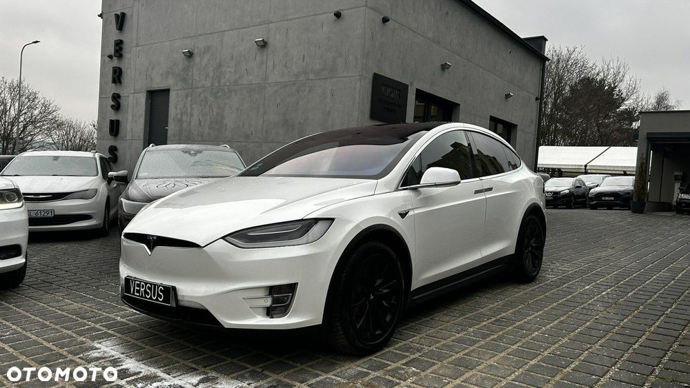 Tesla Model X - 2