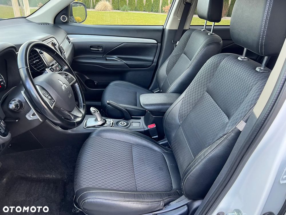 Mitsubishi Outlander 2.0 4WD Plus - 11