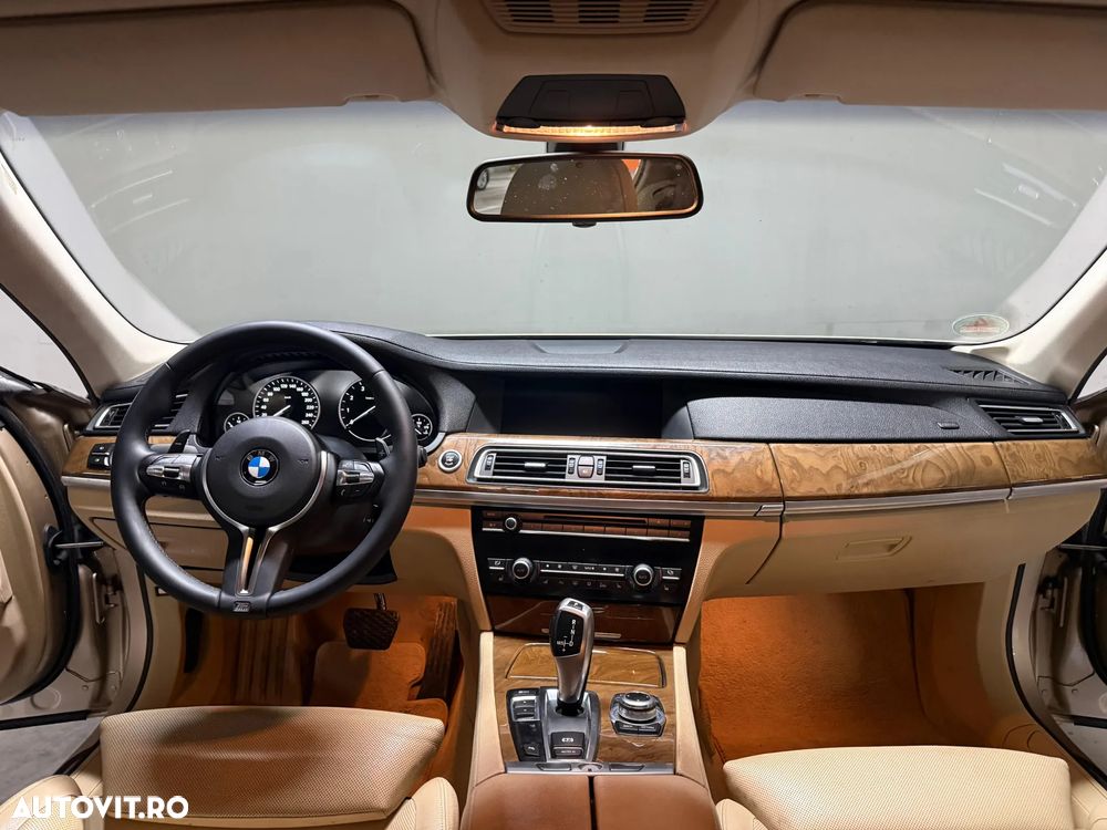 BMW Seria 7 740Li - 11
