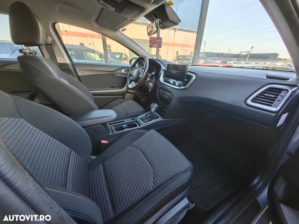 Kia Ceed 1.6 CRDi (48V Mild-Hybrid) DCT7 Spirit - 19
