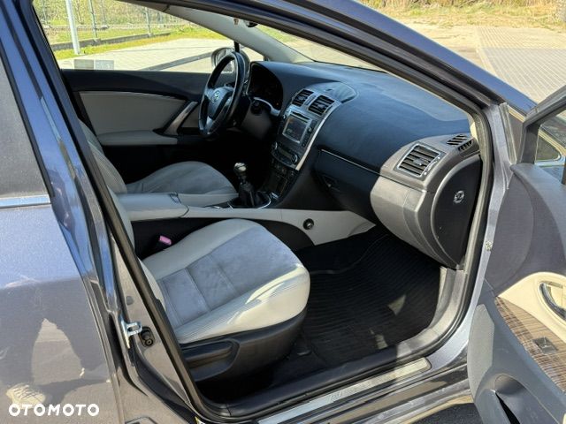 Toyota Avensis 2.0 D-4D Premium - 13