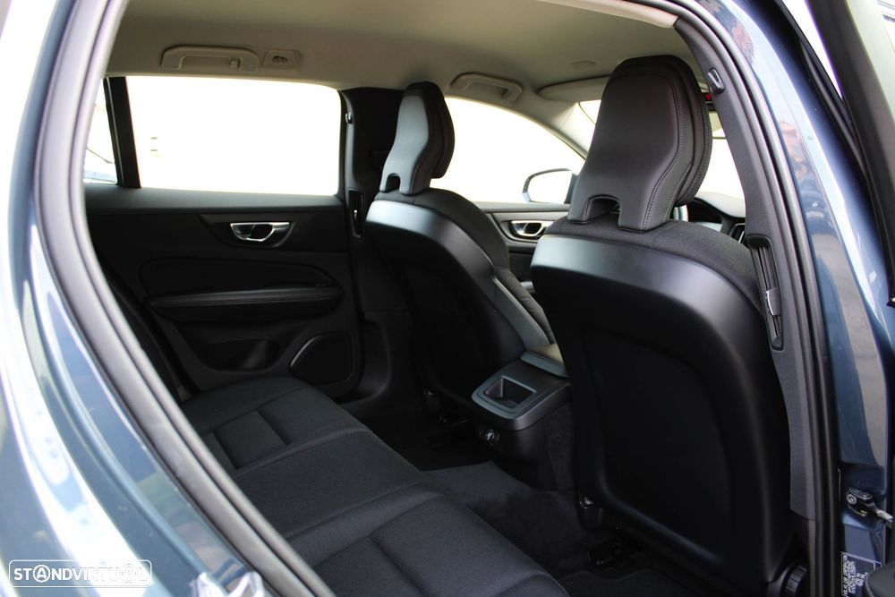 Volvo V60 2.0 D3 - 42