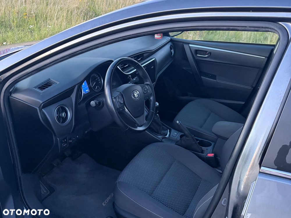 Toyota Corolla 1.6 Comfort - 9