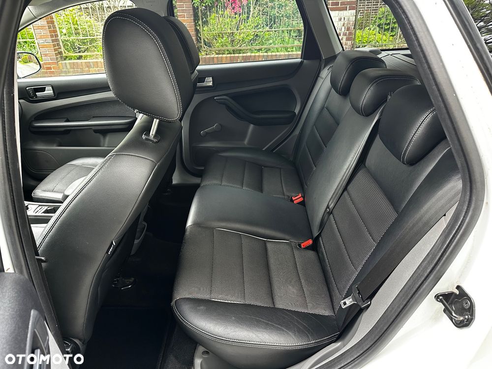 Ford Focus 1.8 FF Trend - 14