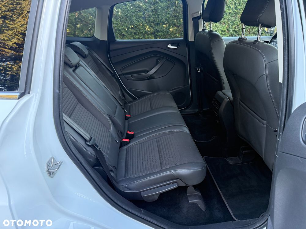 Ford Kuga 1.5 EcoBoost 2x4 Titanium - 13