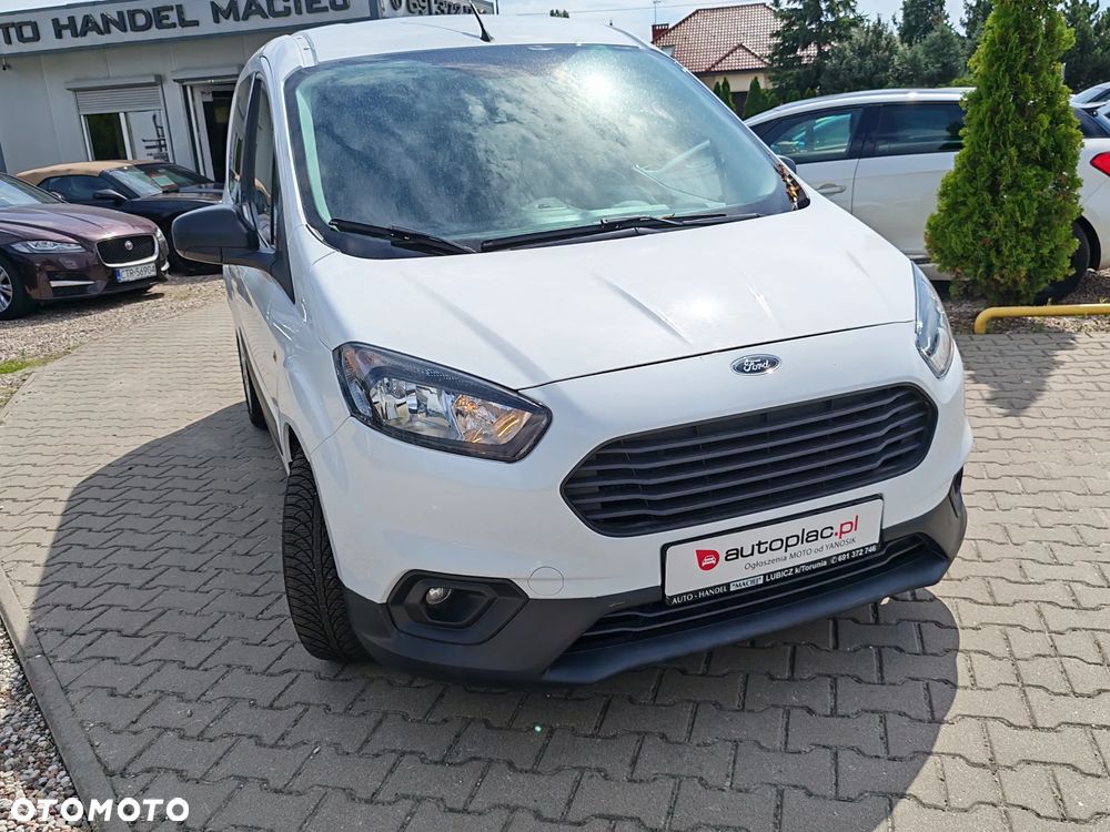 Ford Transit Courier - 12