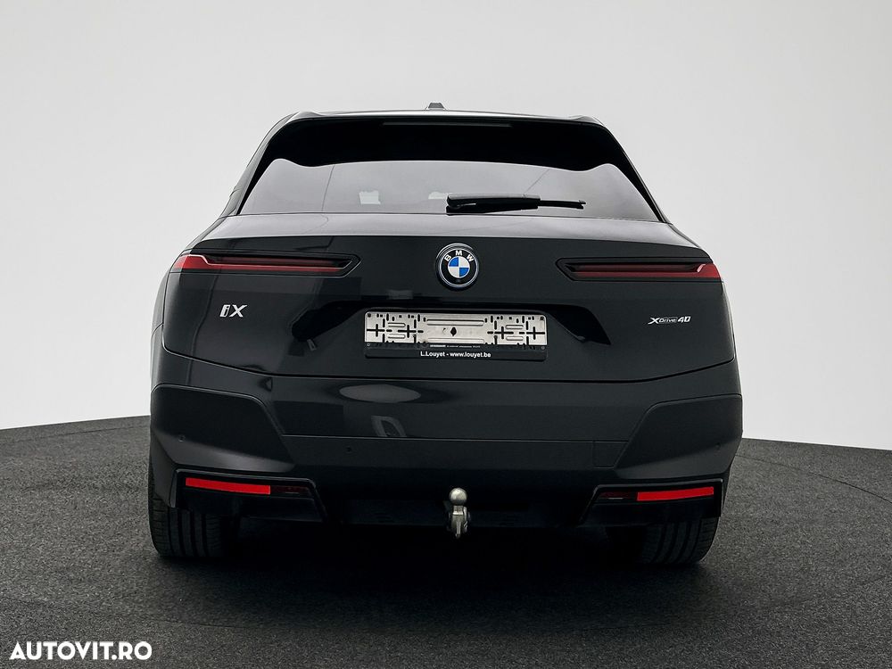 BMW iX xDrive40 - 11