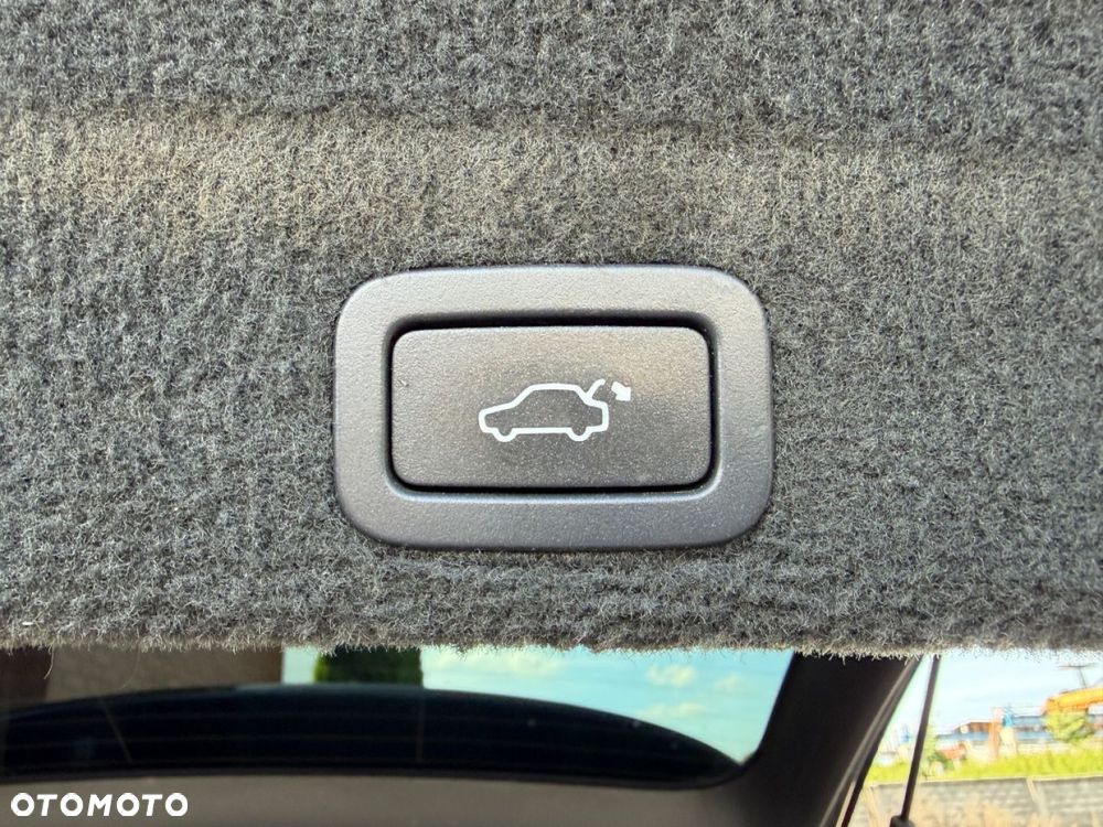 Volvo XC 60 D5 AWD Momentum - 28
