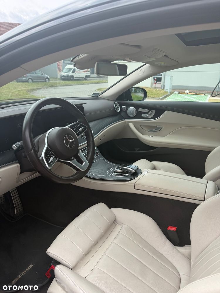 Mercedes-Benz Klasa E 300 9G-TRONIC - 8