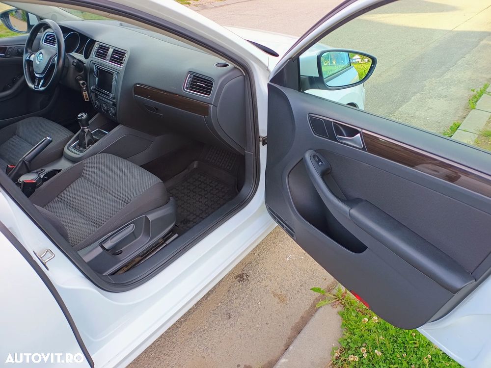 Volkswagen Jetta - 26