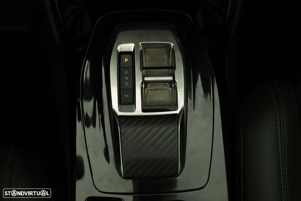 Peugeot 2008 1.2 PureTech GT EAT8 - 14