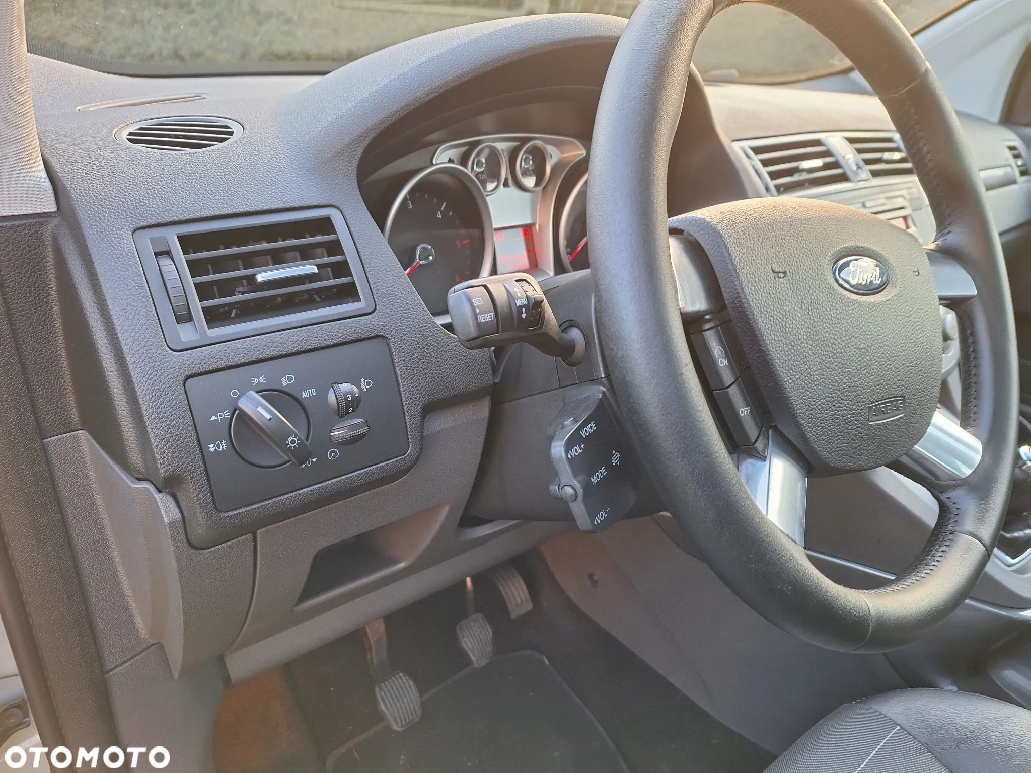 Ford Kuga 2.0 TDCi Titanium S - 24