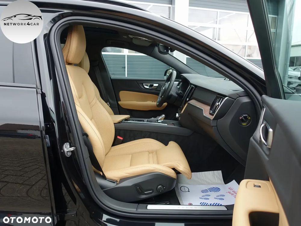 Volvo V60 B4 B DKG Ultra Dark - 7