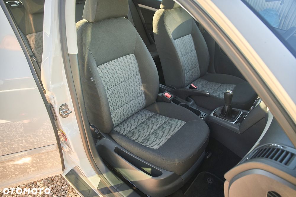 Skoda Octavia 1.6 TDI DPF Elegance - 32