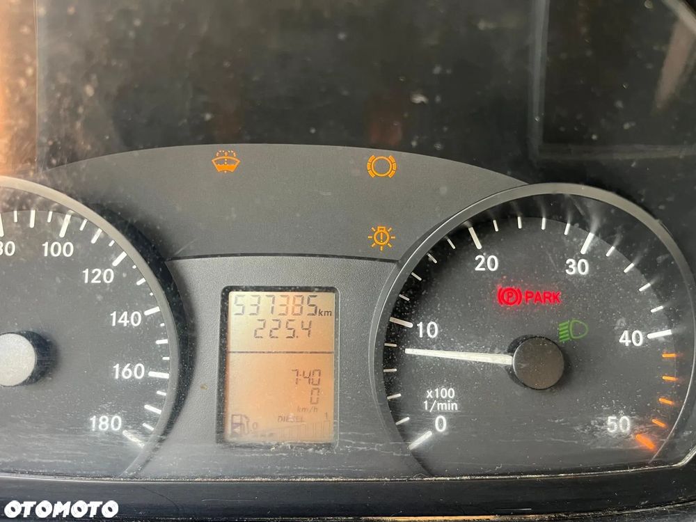 Mercedes-Benz Sprinter - 9