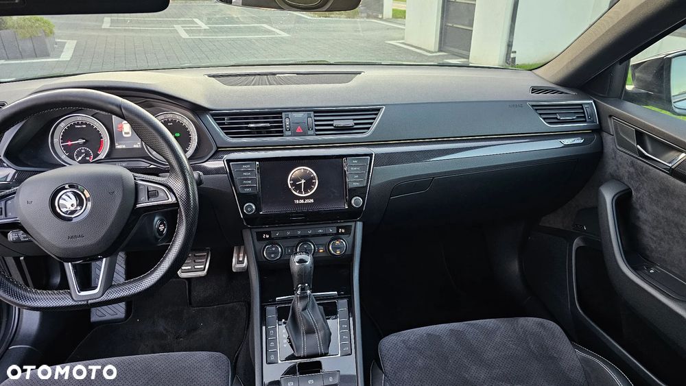 Skoda Superb 2.0 TDI DSG Sportline - 16