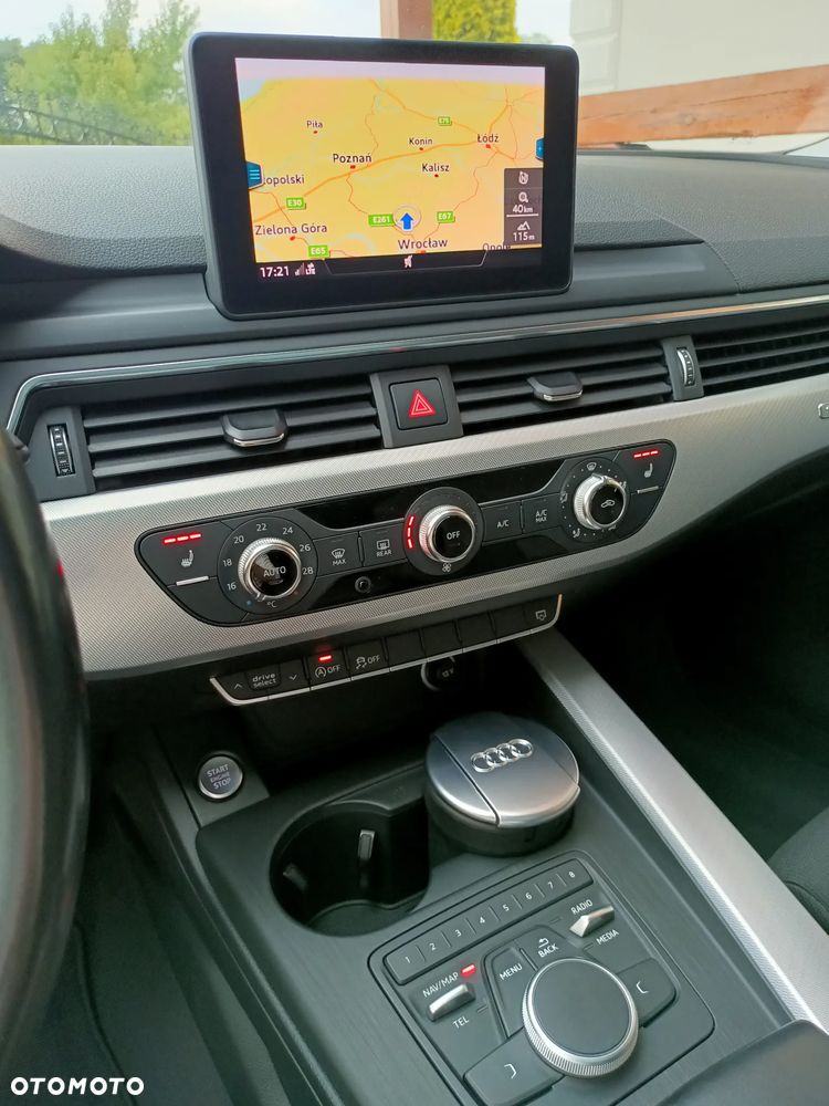 Audi A4 Avant 40 TDI quattro S tronic S line - 29
