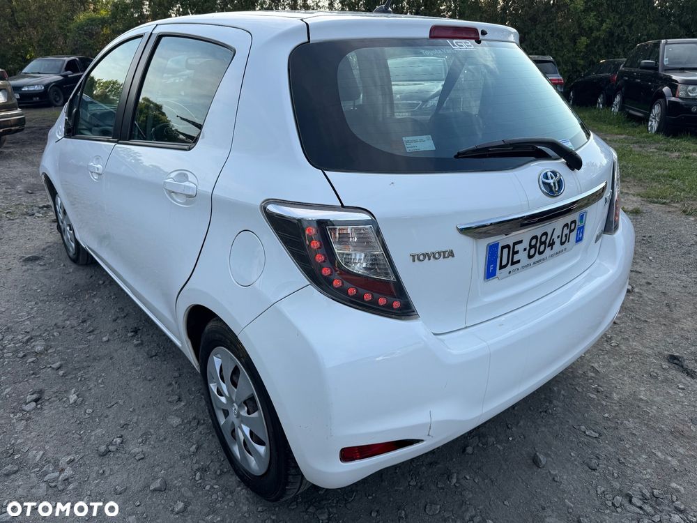 Toyota Yaris ver-hybrid-100-premium - 30