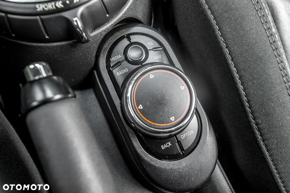 MINI Cooper Essential Trim - 30