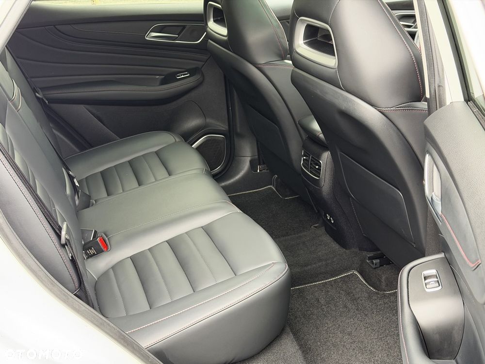 MG EHS 1.5T-GDI Luxury - 35